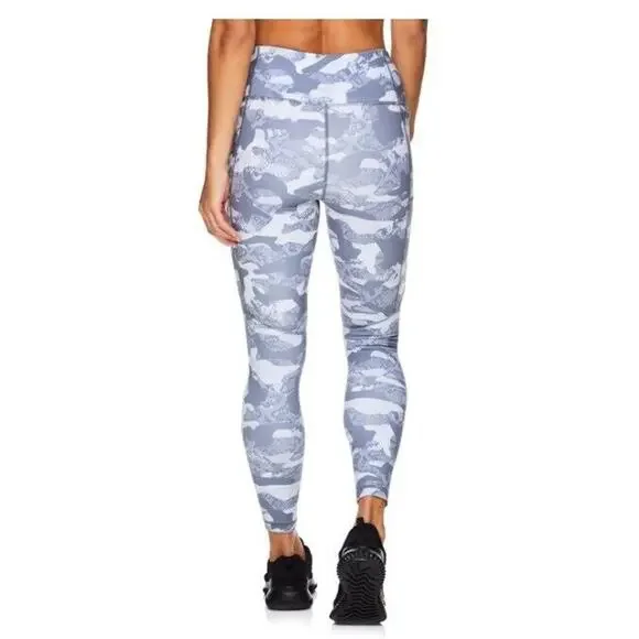 Reebok Women's Essential High Rise Printed Leggings With Side Pockets Medium - Picture 2 of 4